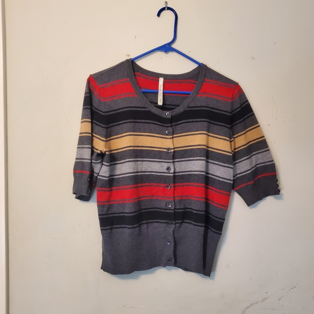 Leo & Nicole Button Up 3/4 Sweater Top